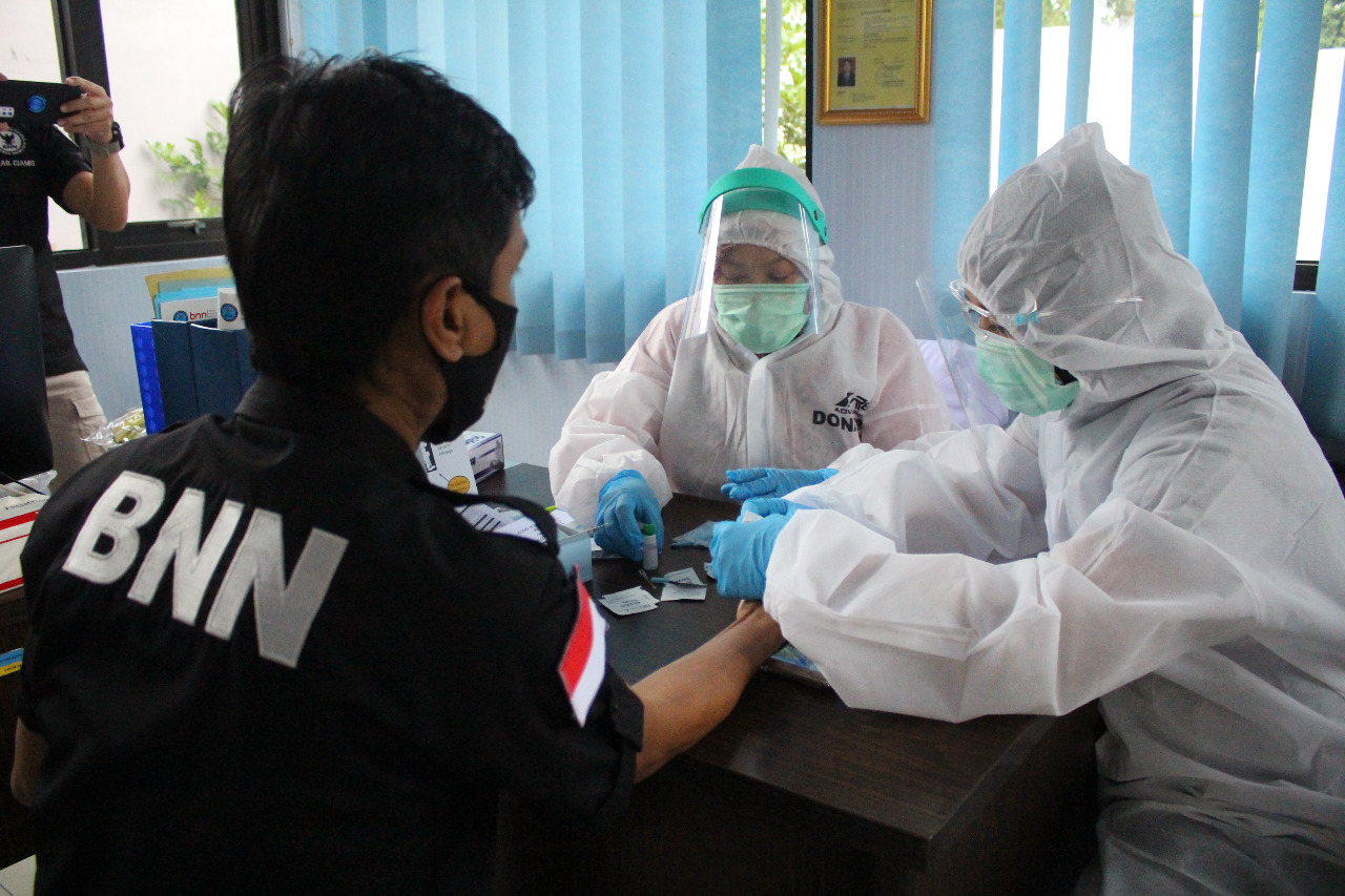 BNNK Ciamis Gelar Rapid Test Covid-19 Kepada Seluruh Pegawai BNNK Ciamis Gelar Rapid Test Covid-19 Kepada Seluruh Pegawai
