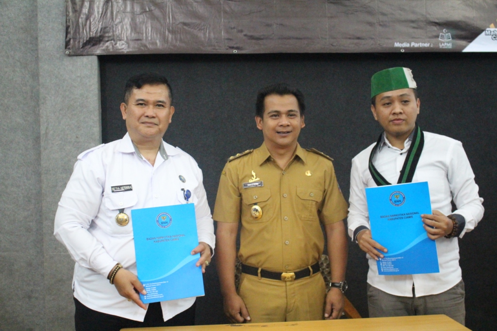 HMI Cabang Ciamis Deklarasi Anti Narkoba Disaksikan Wakil Bupati Ciamis HMI Cabang Ciamis Deklarasi Anti Narkoba Disaksikan Wakil Bupati Ciamis