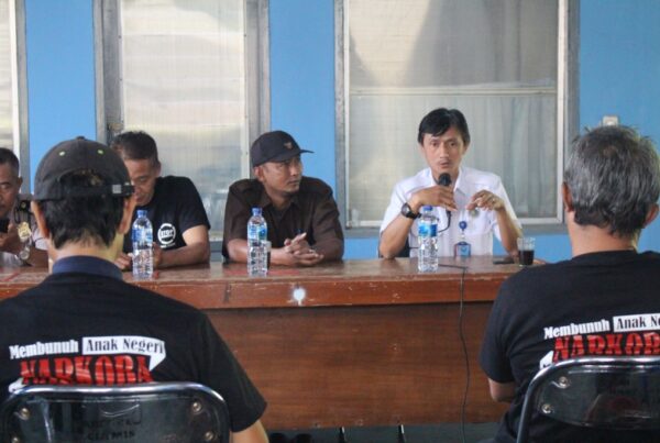 Warga Desa Baregbeg Tanggap Dari Bahaya Narkoba Warga Desa Baregbeg Tanggap Dari Bahaya Narkoba