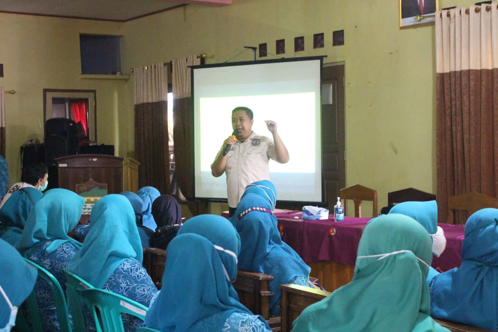 Ketahanan Keluarga Dalam Melawan Narkoba Ketahanan Keluarga Dalam Melawan Narkoba