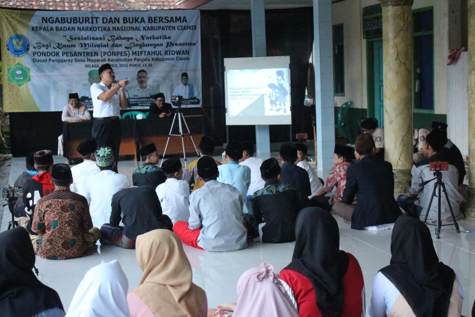 Pondok Pesantren Miftahul Ridwan Isi Ngabuburit Dengan Penyuluhan Bahaya Narkoba Pondok Pesantren Miftahul Ridwan Isi Ngabuburit Dengan Penyuluhan Bahaya Narkoba