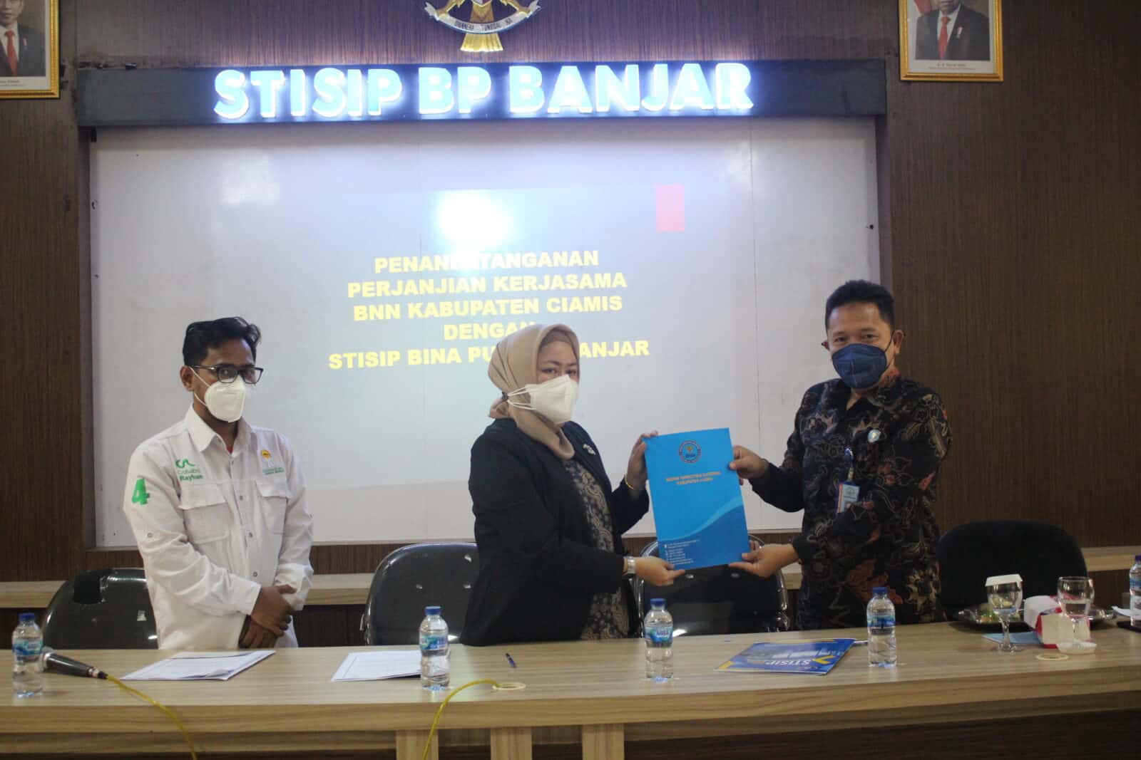 Wujudkan Kampus Bersinar, STISIP Bina Putera Banjar Bekali Mahasiswa Dengan Penyuluhan Bahaya Penyalahgunaan Narkoba Wujudkan Kampus Bersinar, STISIP Bina Putera Banjar Bekali Mahasiswa Dengan Penyuluhan Bahaya Penyalahgunaan Narkoba
