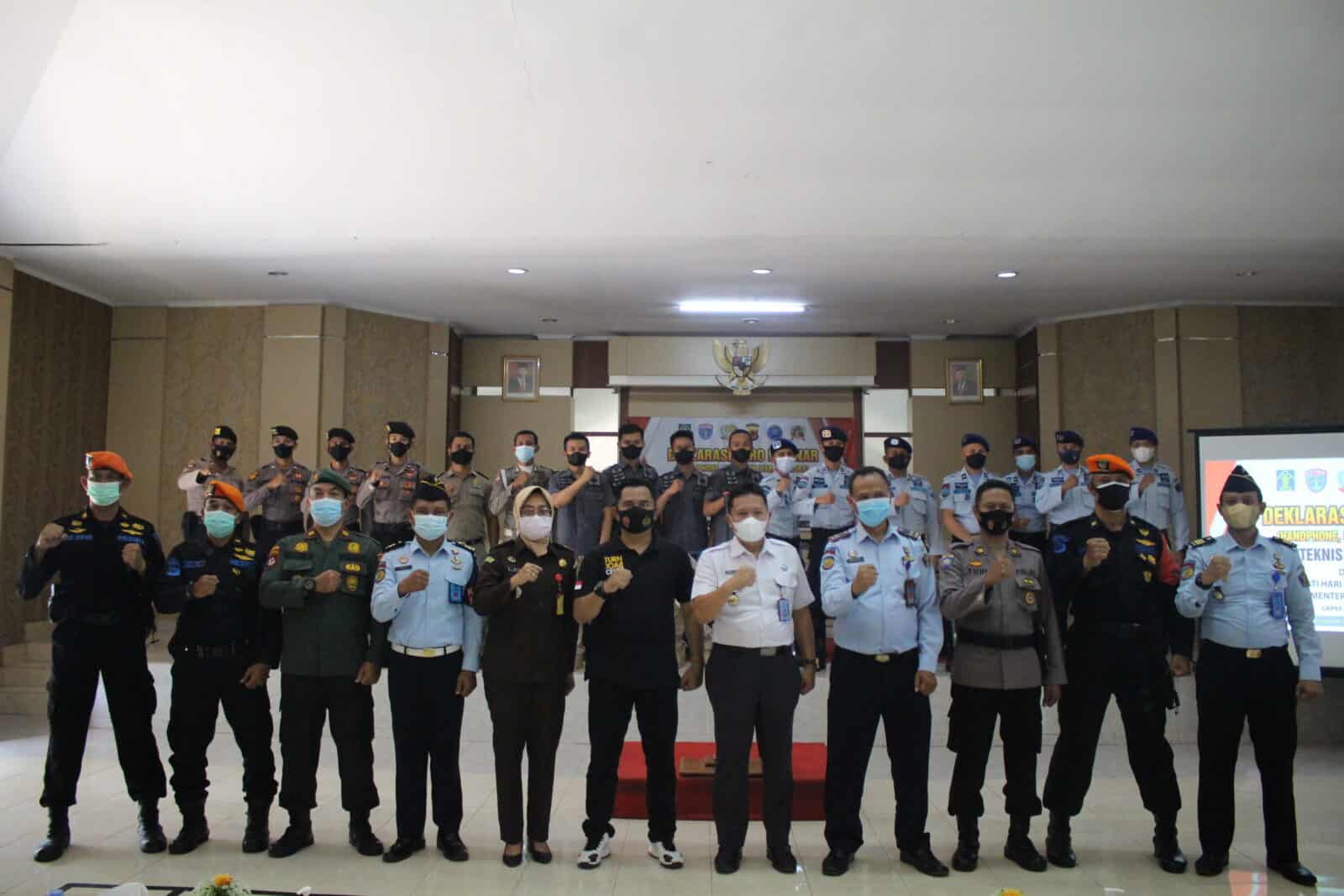 Gandeng BNNK Ciamis Lapas Kelas IIB Banjar Laksanakan Test Urine Pegawai Dalam Upaya P4GN Gandeng BNNK Ciamis Lapas Kelas IIB Banjar Laksanakan Tes Urine Pegawai Dalam Upaya P4GN