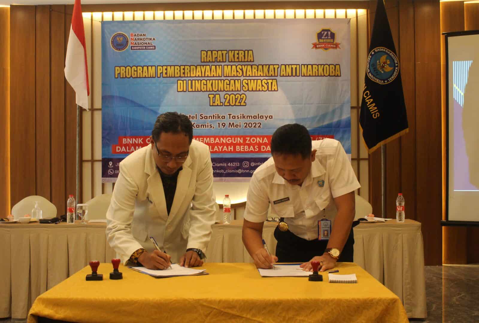 BNNK Ciamis Laksanakan Penandatanganan MoU Dengan IAI Kabupaten/Kota Dalam Upaya P4GN BNNK Ciamis Laksanakan Penandatanganan MoU Dengan IAI Kabupaten/Kota Dalam Upaya P4GN