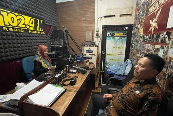 Komunikasi dan Edukasi P4GN melalui Talkshow Radio Piss FM bersama Kepala BNNK Ciamis