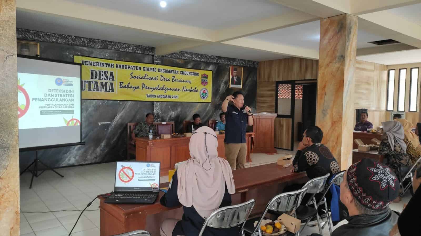 Sosialisasi Bahaya Narkoba di Desa Utama Kecamatan Cijeungjing