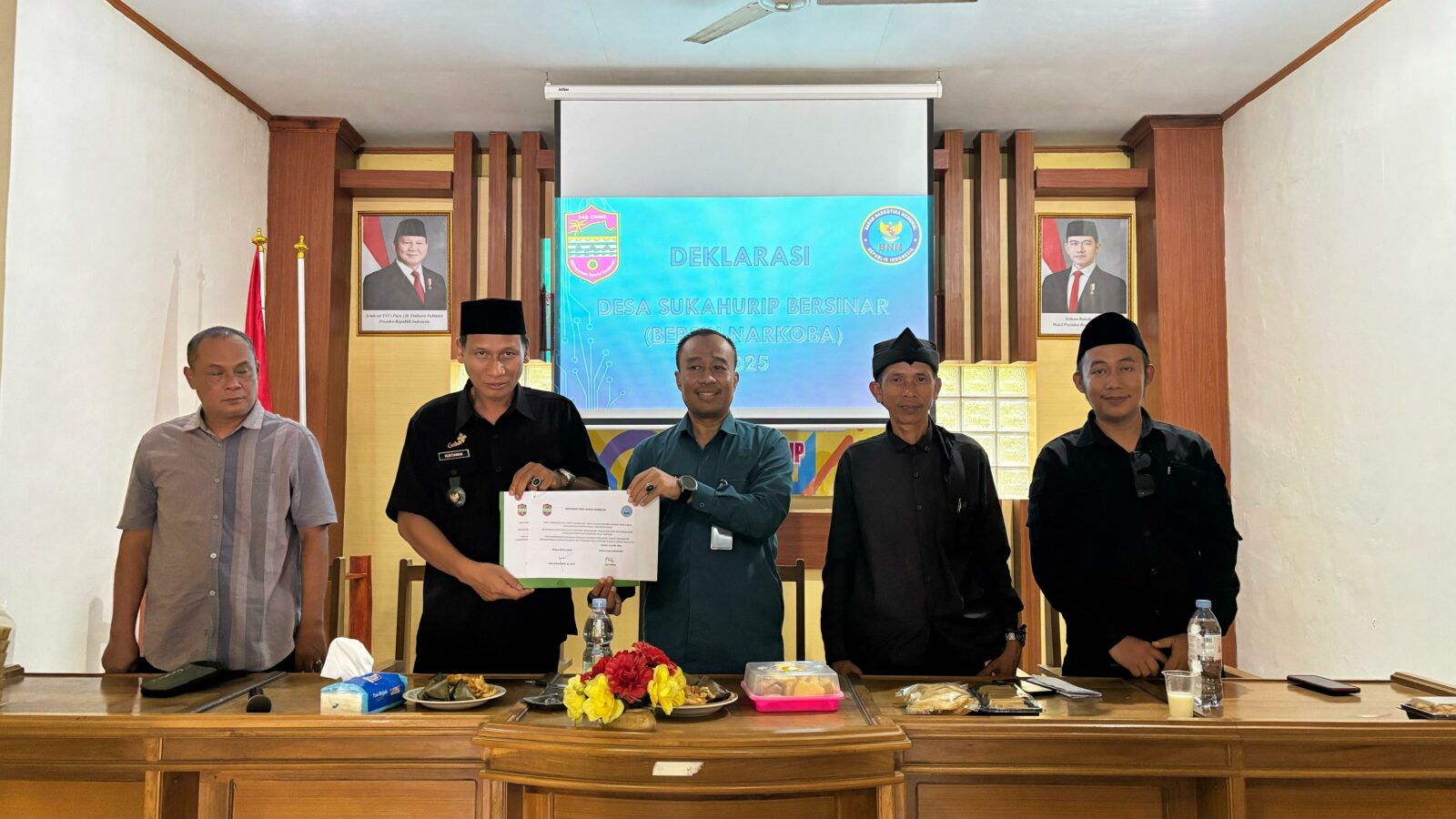 Desa Sukahurip Bersinergi Dengan BNNK Ciamis Canangkan Desa Bersih Narkoba (Bersinar) Desa Sukahurip Bersinergi Dengan BNNK Ciamis Canangkan Desa Bersih Narkoba (Bersinar)